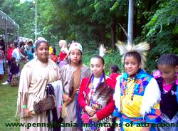 photo of Native American children enjoying the DelGrosso Park Pow Wow